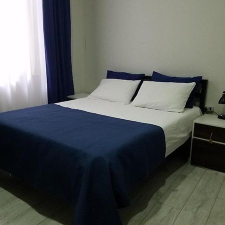 Nino'S Apartment In The Center Of Tbilisi Exterior photo