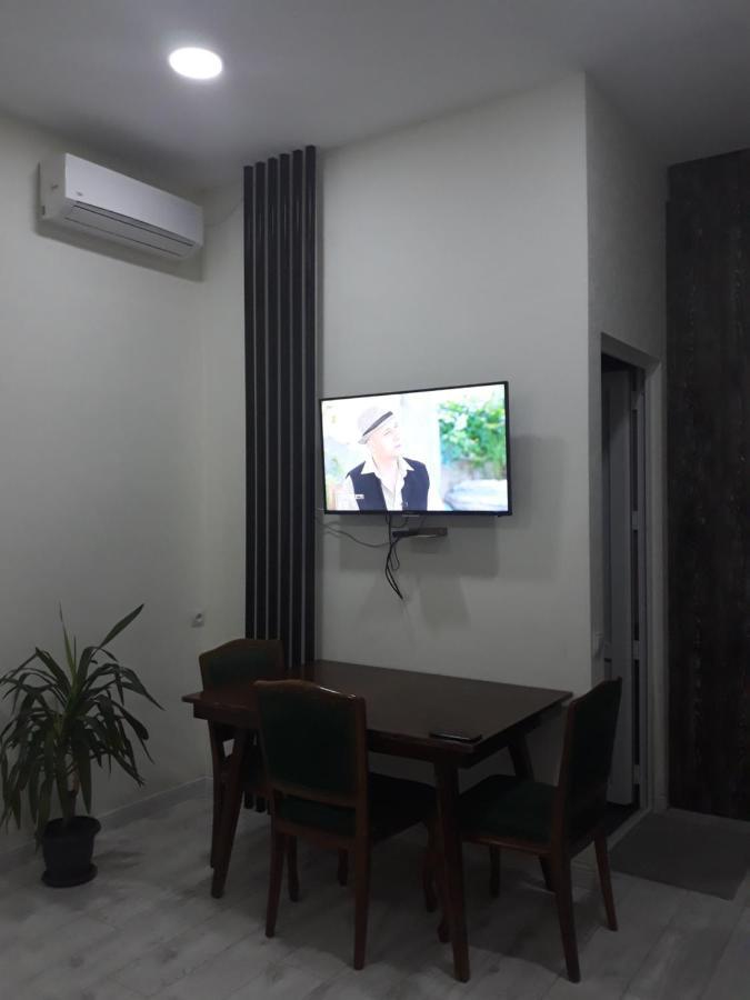 Nino'S Apartment In The Center Of Tbilisi Exterior photo